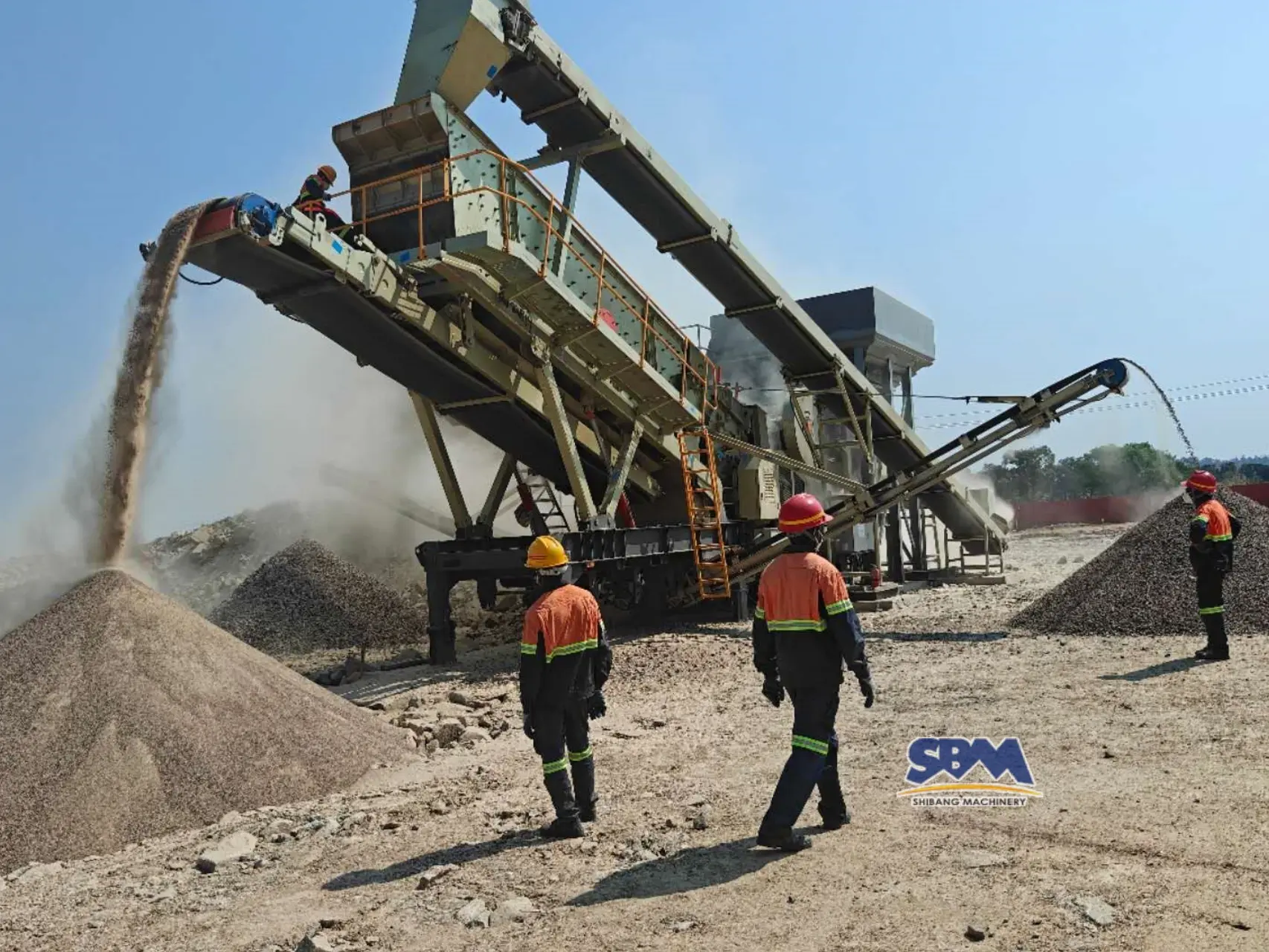 Línea móvil de trituración de 100 tph para mina de cobre en Congo